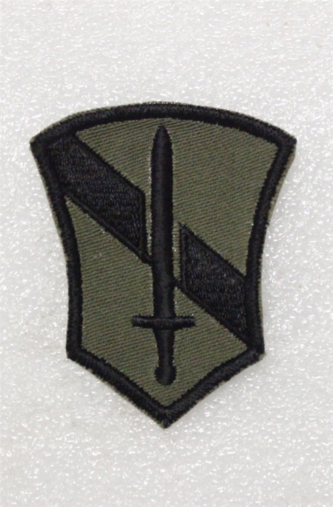 Army Patch: I Field Force, Vietnam - subdued on twill, 1st issue subdued