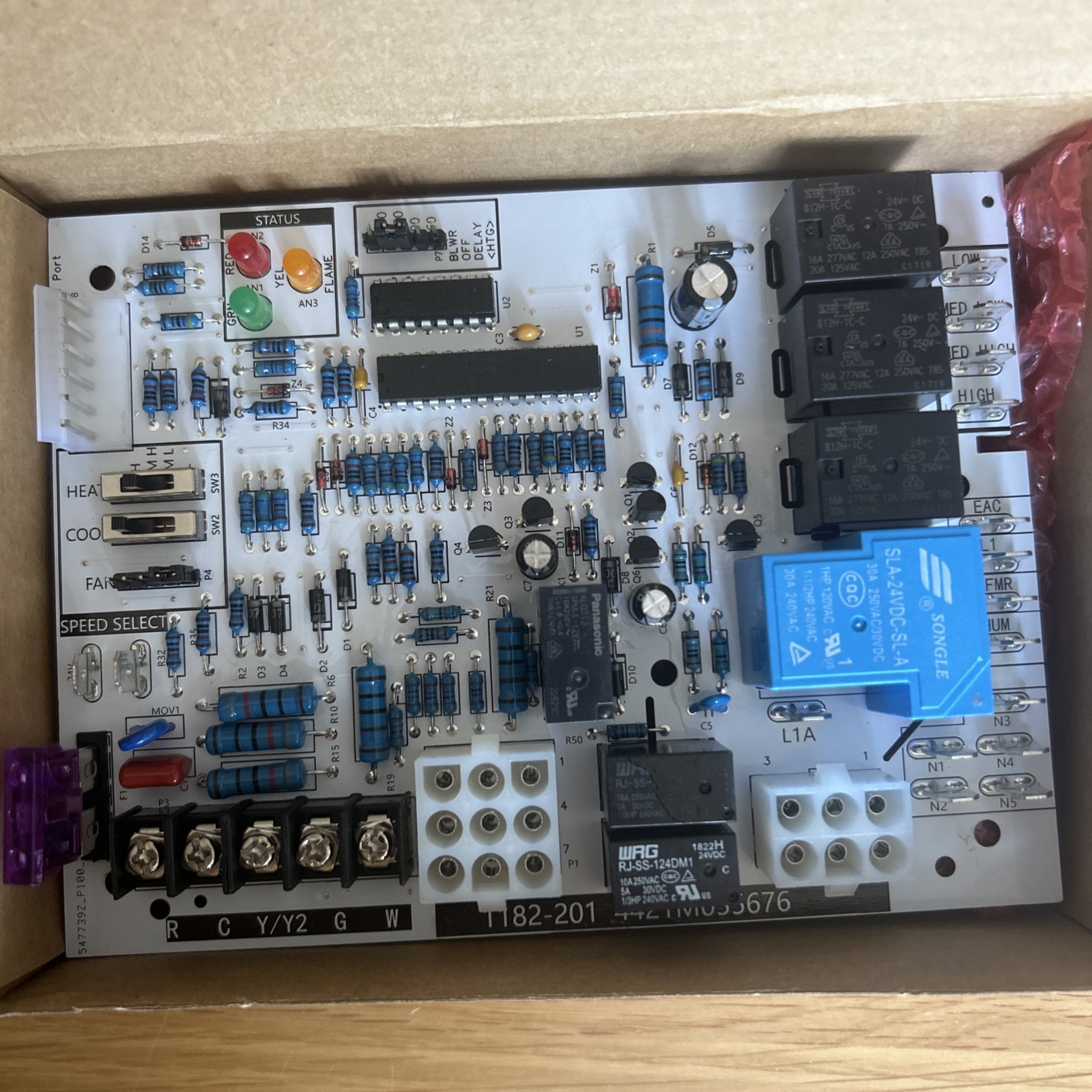920915 Furnace Control Board Compatible w/ G7 M7 Single-Stage Gas Furnace 904840