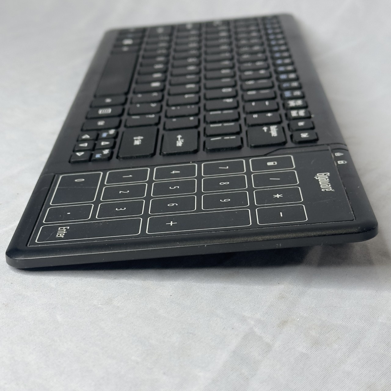 Gigaware Wireless Keyboard Ultra Compact Dongle Full Size Slim Black Numeric Pad