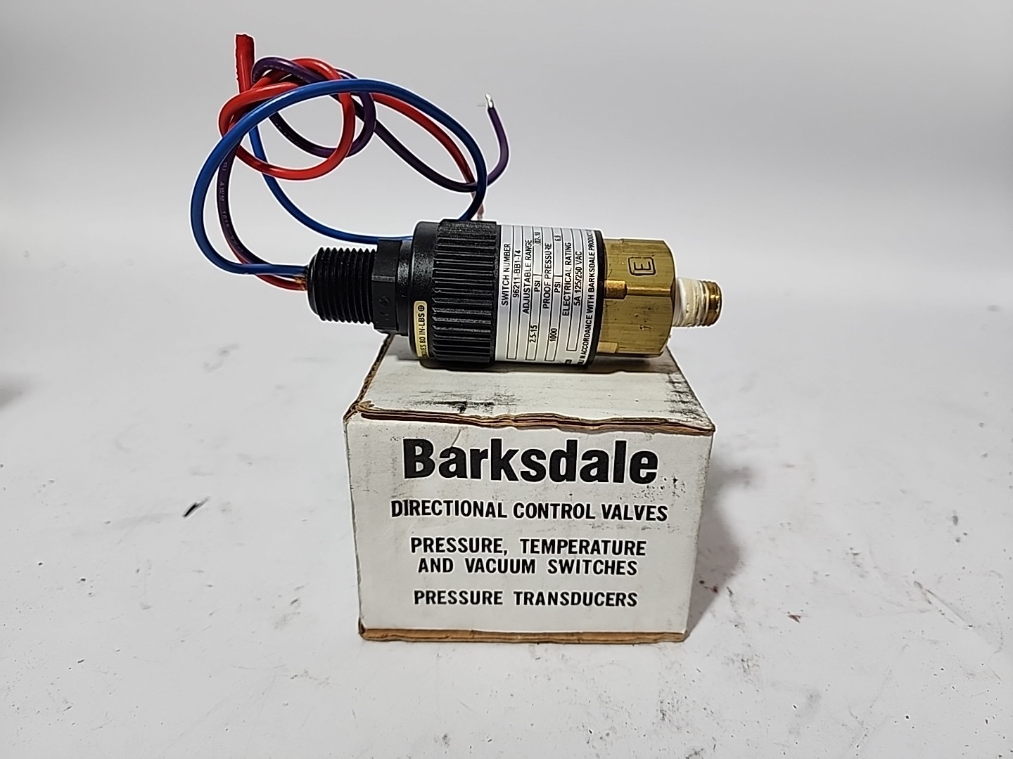 Barksdale 96211-BB1-T4