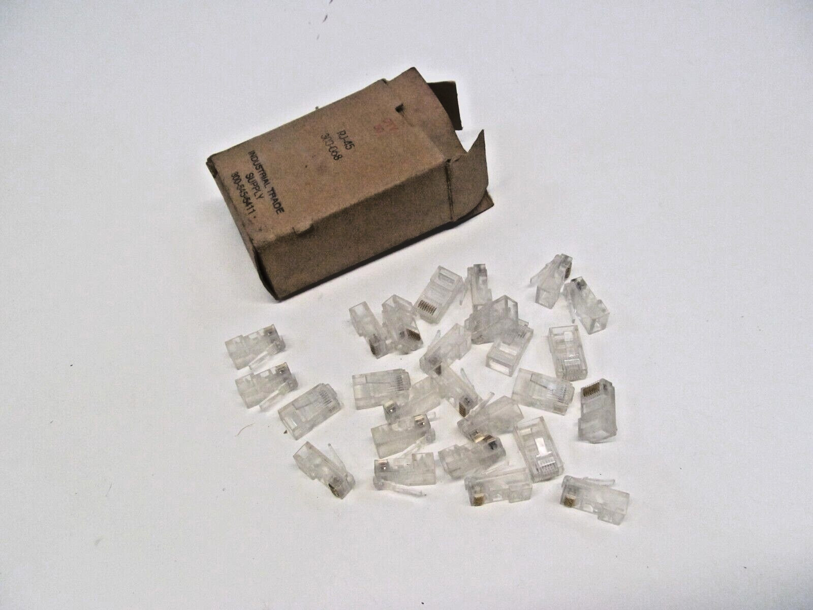 Ethernet RJ45 Plug 300-068 NEW (Box of 26) +