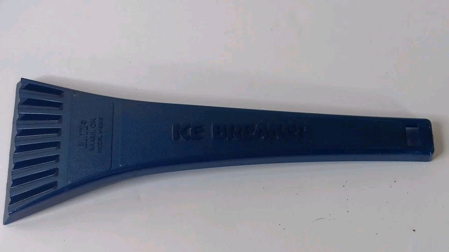 30 Auto Window Ice Scrapers 10 X 3.75" Blade Blitz Ice Breakers 10290