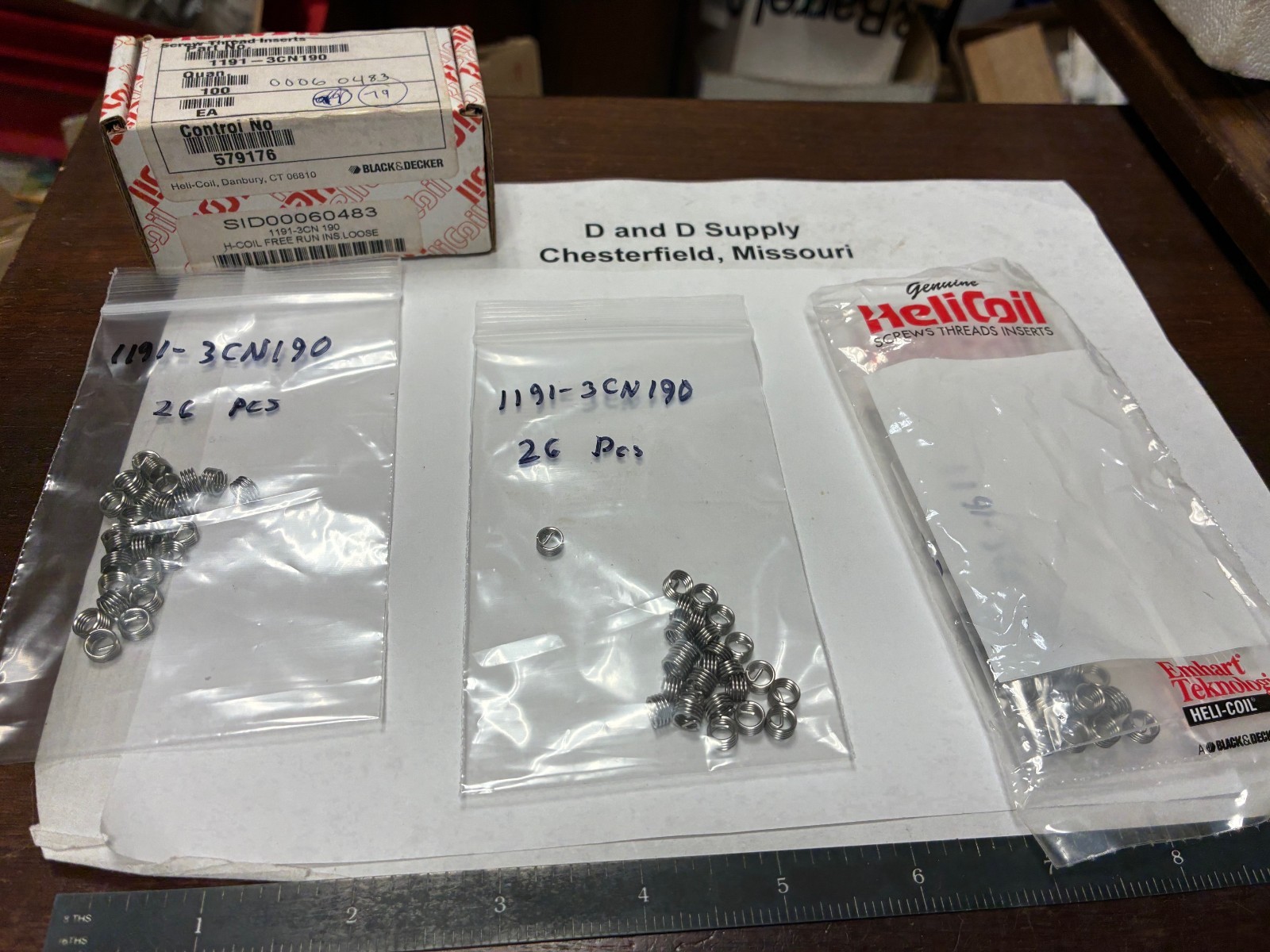 Lot of 26, HeliCoil 1191-3CN190,  #10-32, Free-Running Screw Thread Inserts