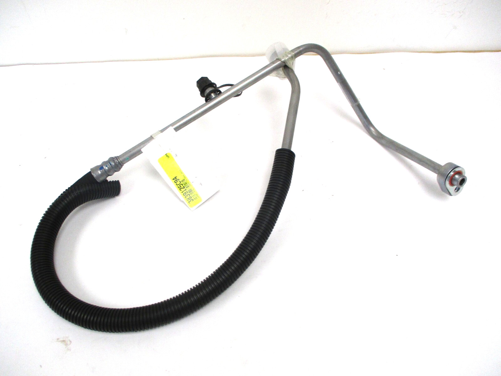3839125C94 NEW OEM INTERNATIONAL COMPRESSOR TO CONDENSOR A/C HOSE 3839125C93