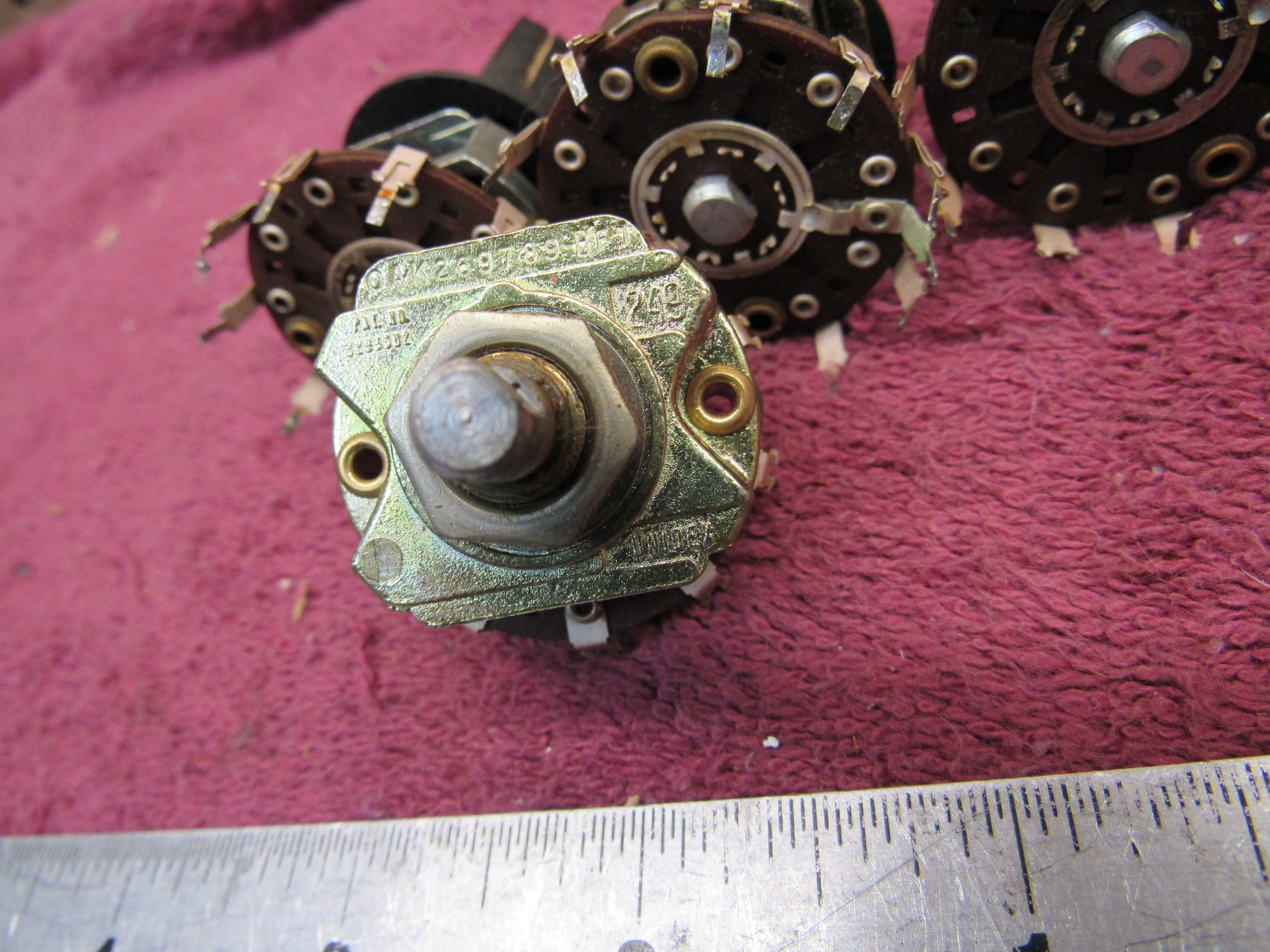 (4) OAK INDUSTRIES - 269789-BF1 Wafer Rotary Switch 1 Pole 10 Position + Knobs