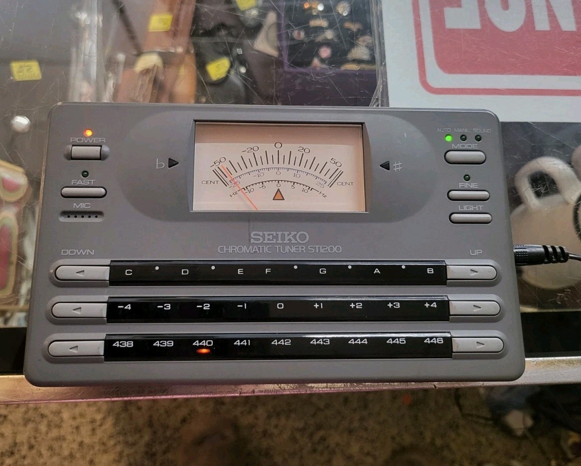 SEIKO CHROMATIC TUNER - ST1200 WORKS
