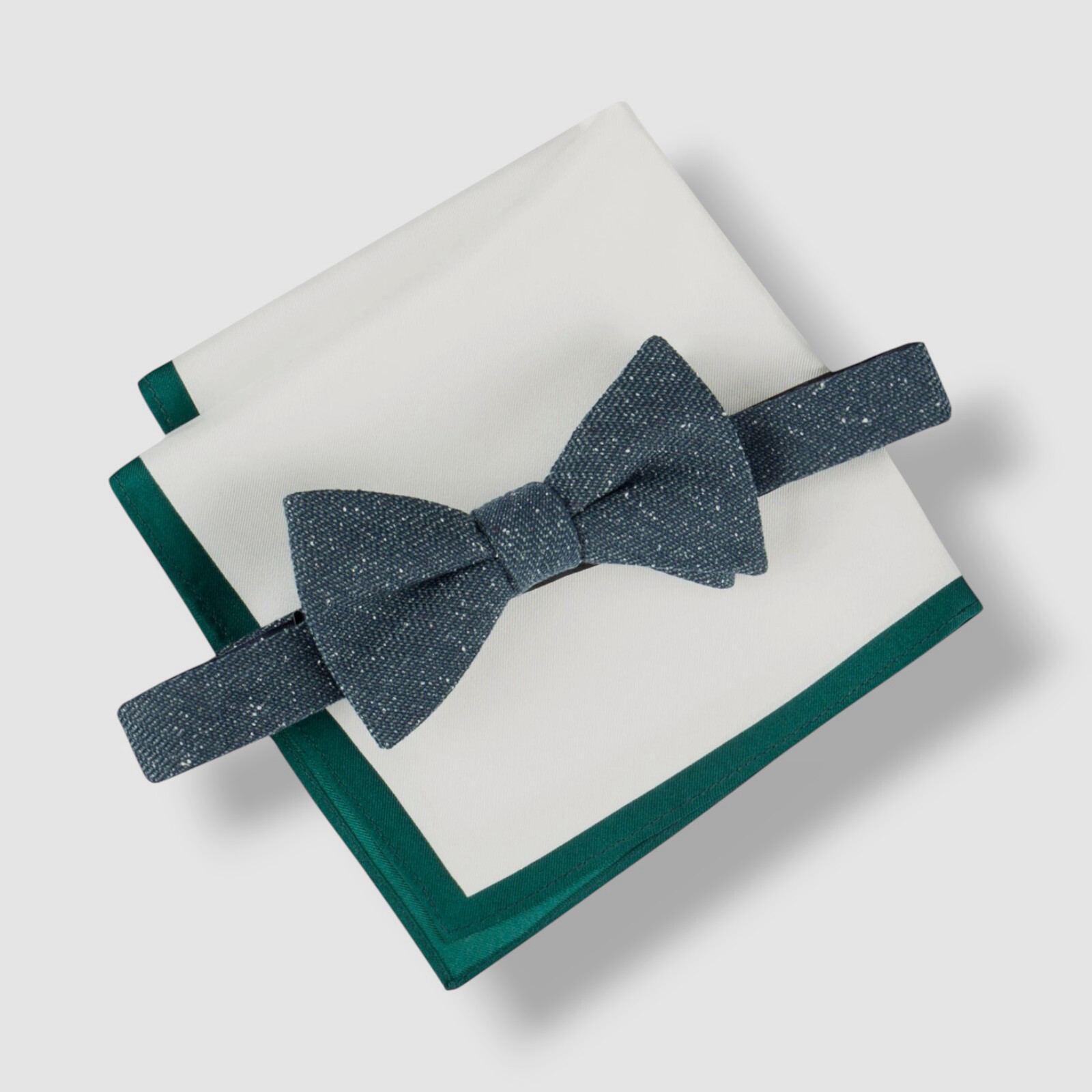 Tommy Hilfiger Mens Green Donegal Textured Bow Tie & Solid Pocket Square Set