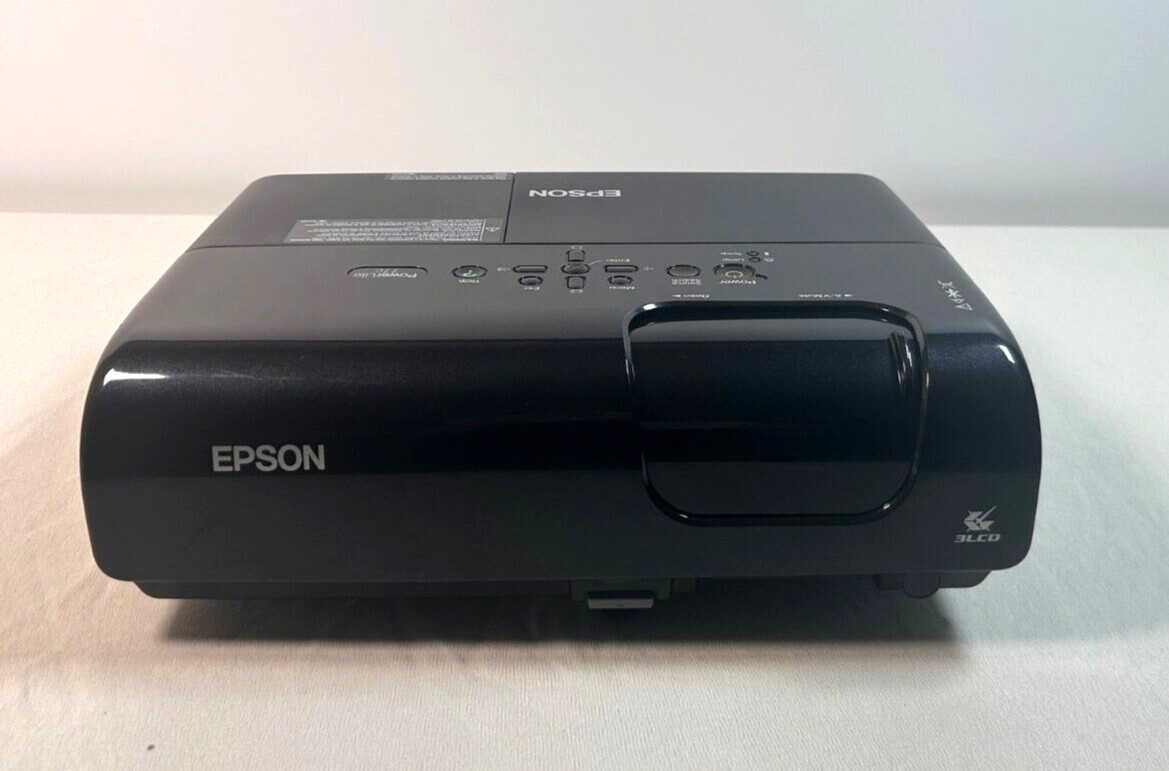Epson Powerlite 77c EMP-X5 Multimedia Projector w/Case/ no remote control!