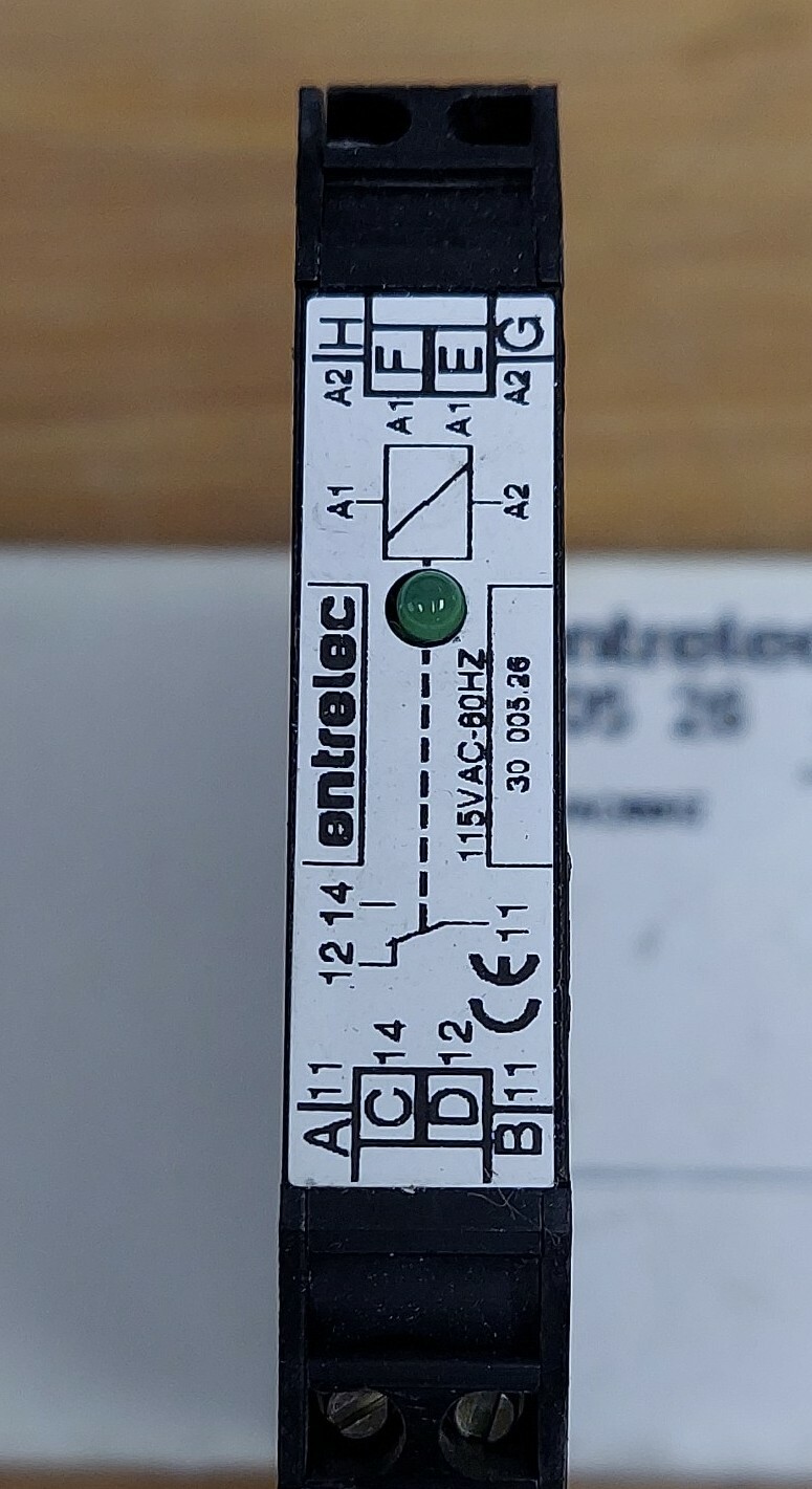 Entrelec 30-005-26 Relay Control Module 115 Vac RB121B