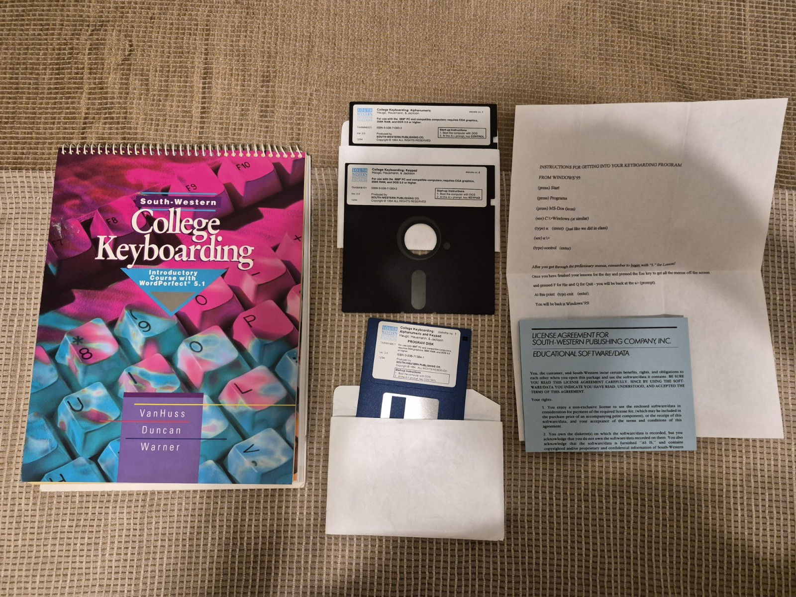 WORD PERFECT 5.1 FOR DOS on 5.25 DISKS College Keyboarding 3.5 Disk