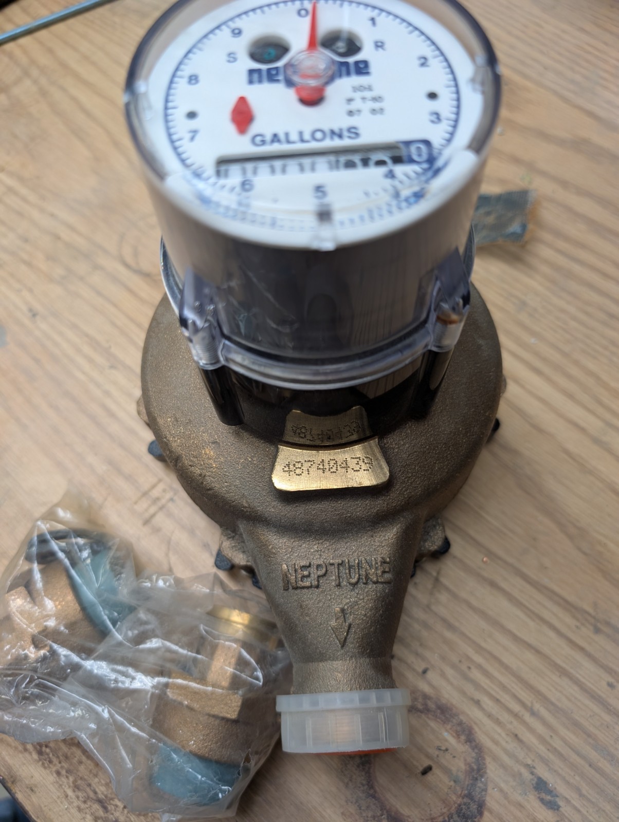 Neptune New 1” T-10  Direct Read Water Meter NSF61 With Couplings.
