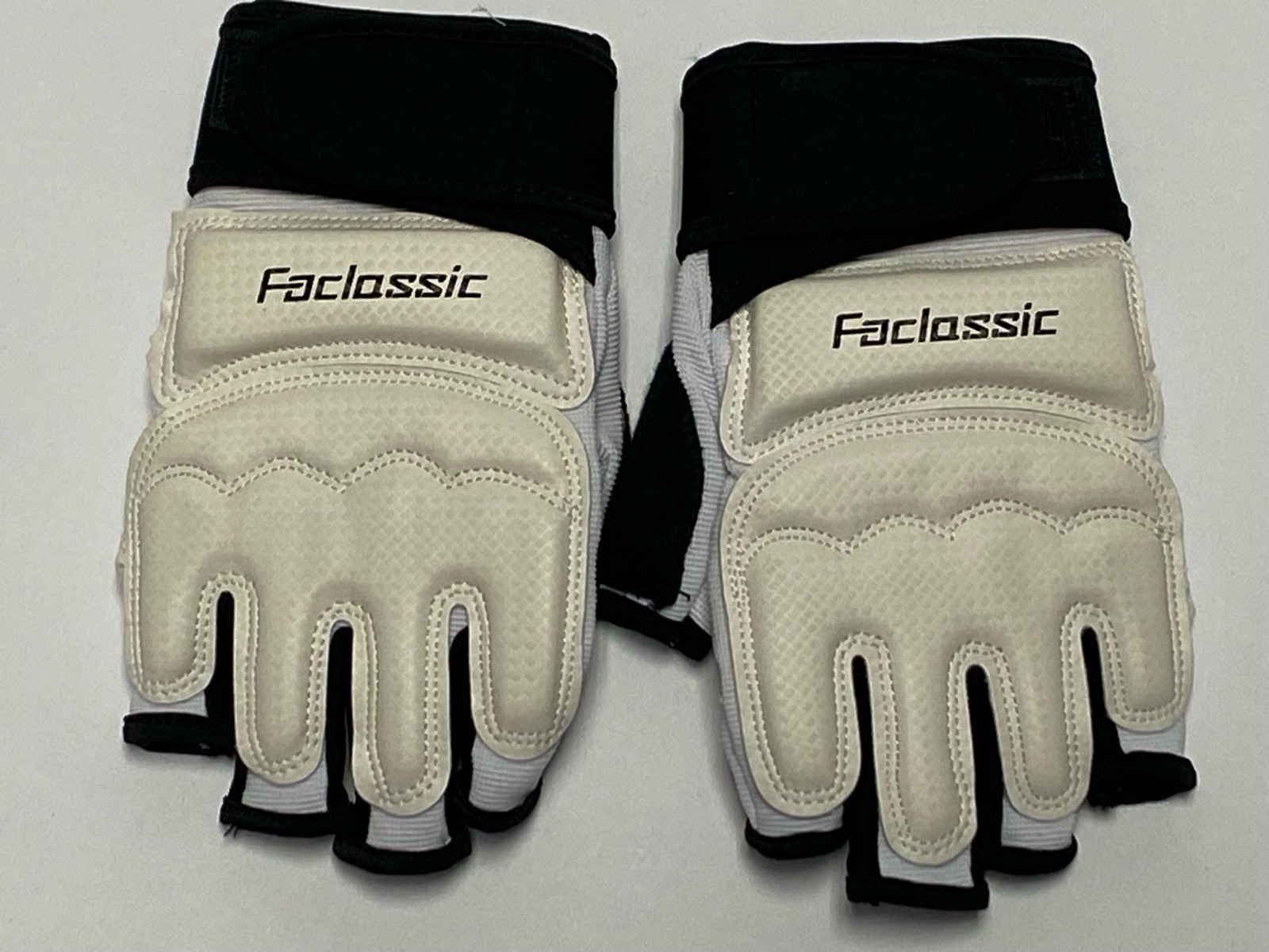 Taekwondo Gloves Half Finger Kickboxing GlovesTraining Light Workouts Sz Medium