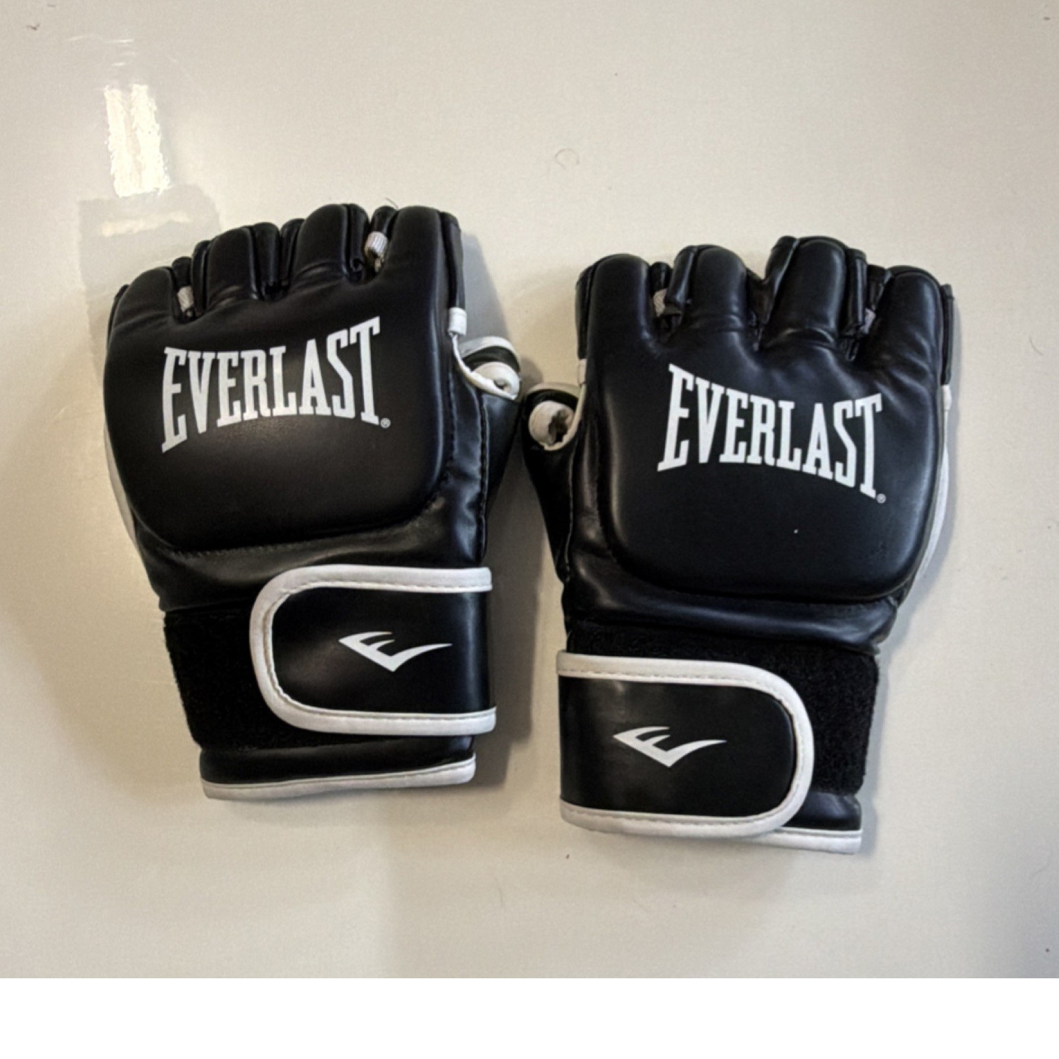 Everlast MMA Grappling Gloves Black White Dual Color L/XL for MMA Martial Arts