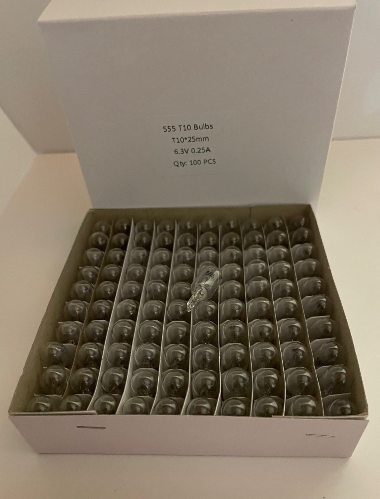 Box of 100 #555 Bulb Lamp Light Bulbs 6.3 Volt 0.25A