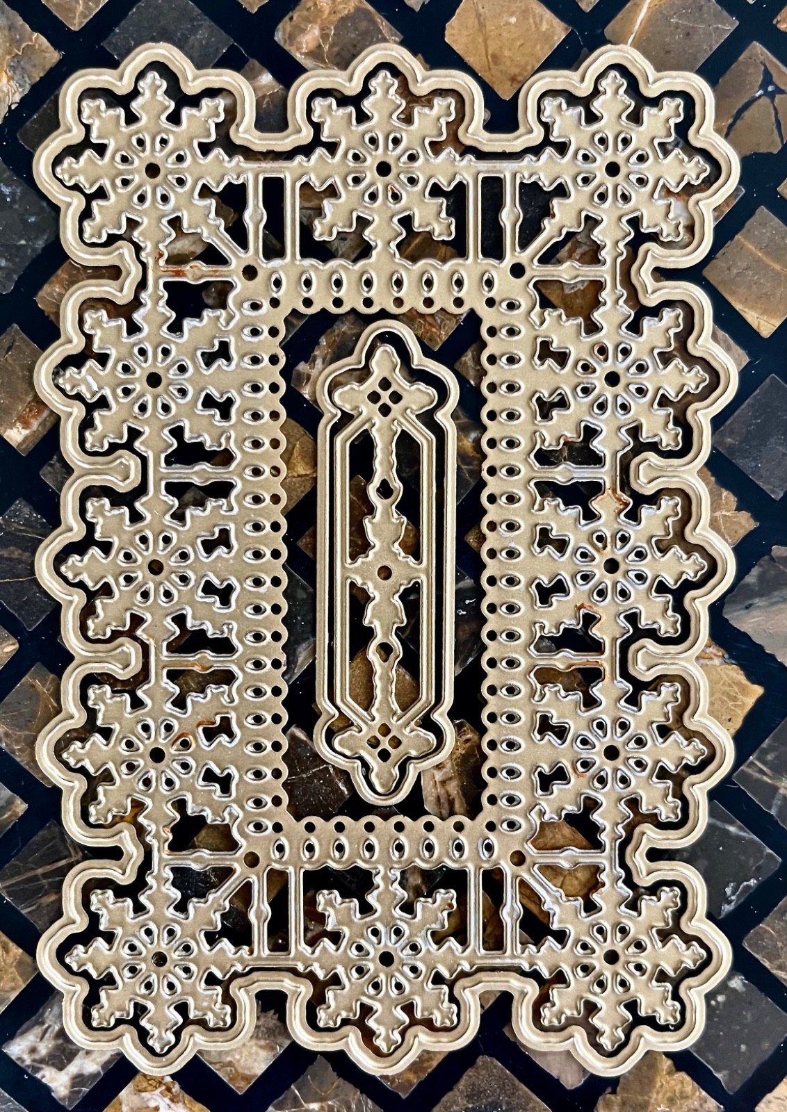 Anna Griffin Mini Holiday Frame Dies