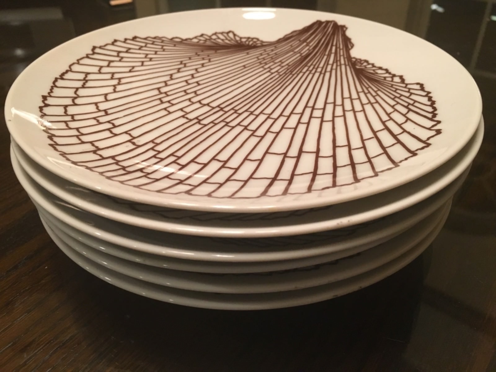 Fitz & Floyd Monotone Shell Brown 7 3/4" Plate