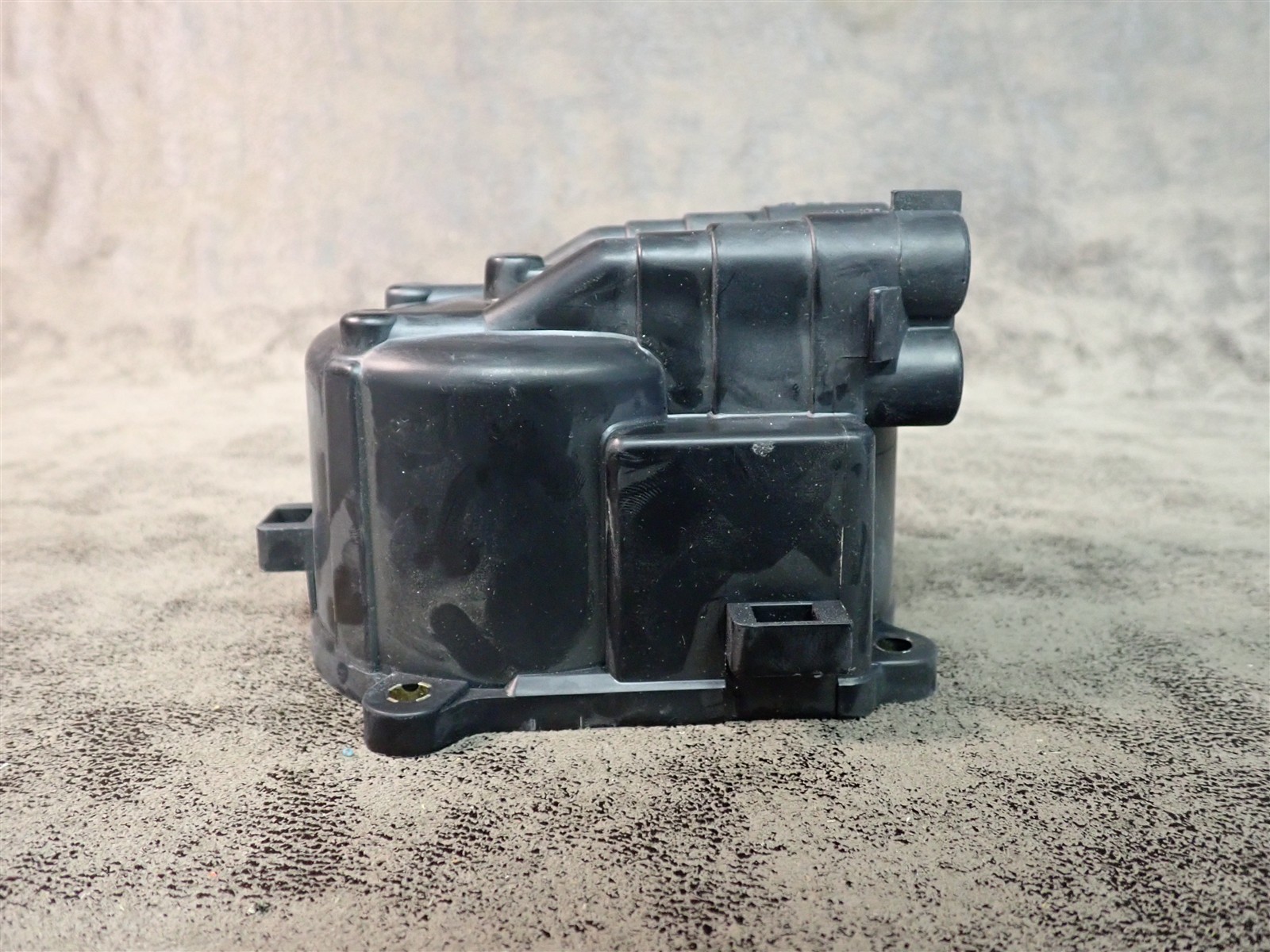 NEW WVE 5D1072 Distributor Cap (SS47)