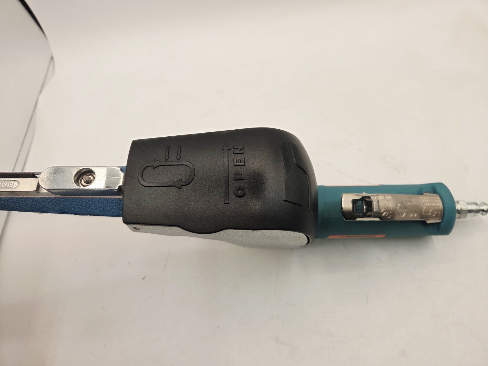 Dynabrade Dynafile 14000 Straight Line Abrasive Belt Tool