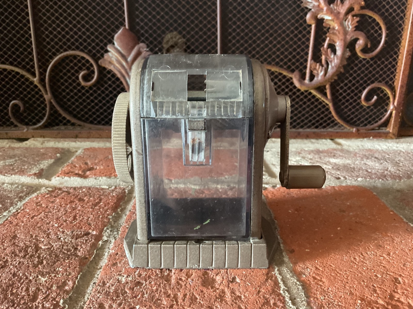 Vintage Apsco Marked Standard Metal School Pencil Sharpener 6 Size Holes