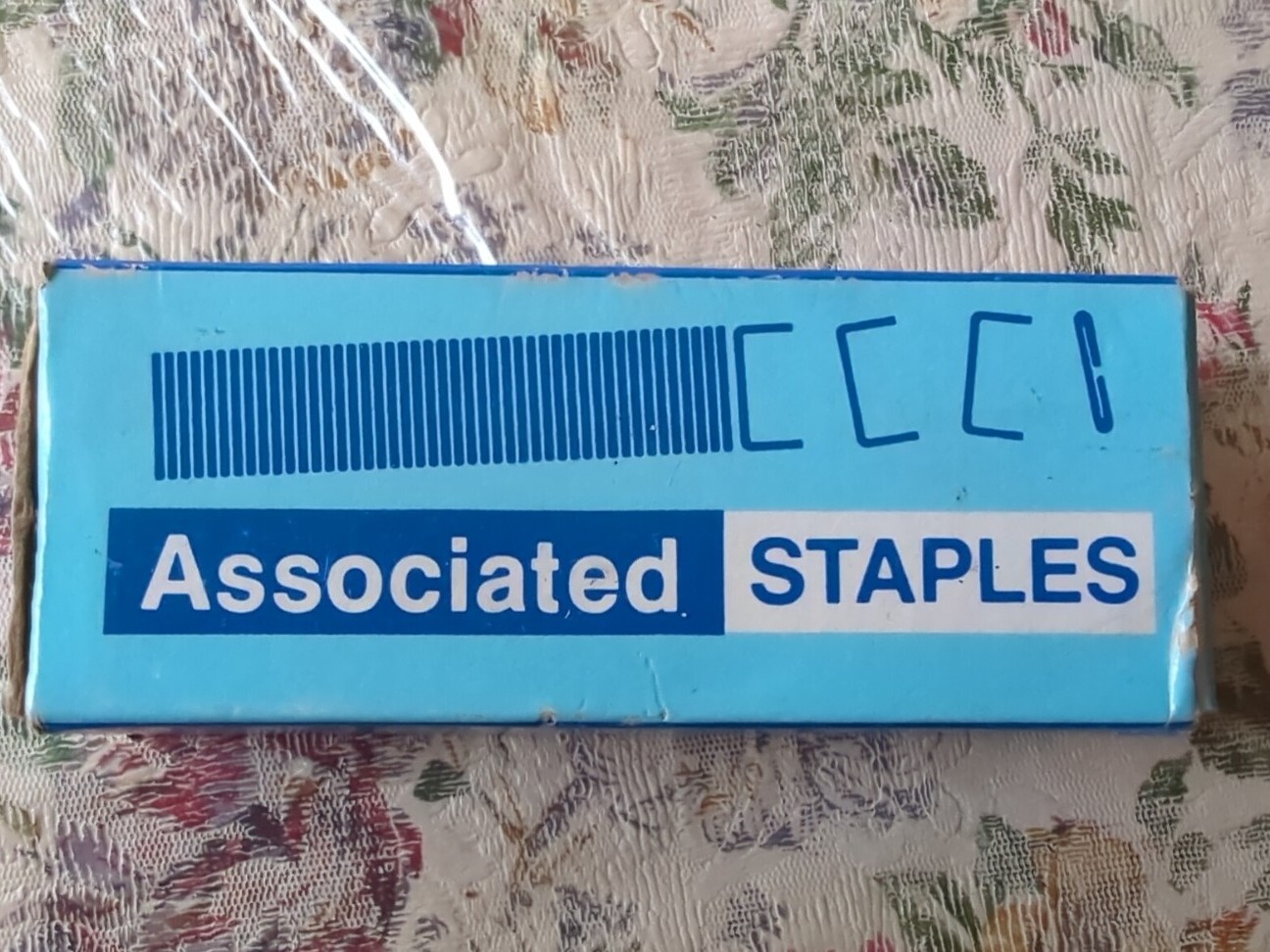 Associated Staples HI A101 - New Vintage Box