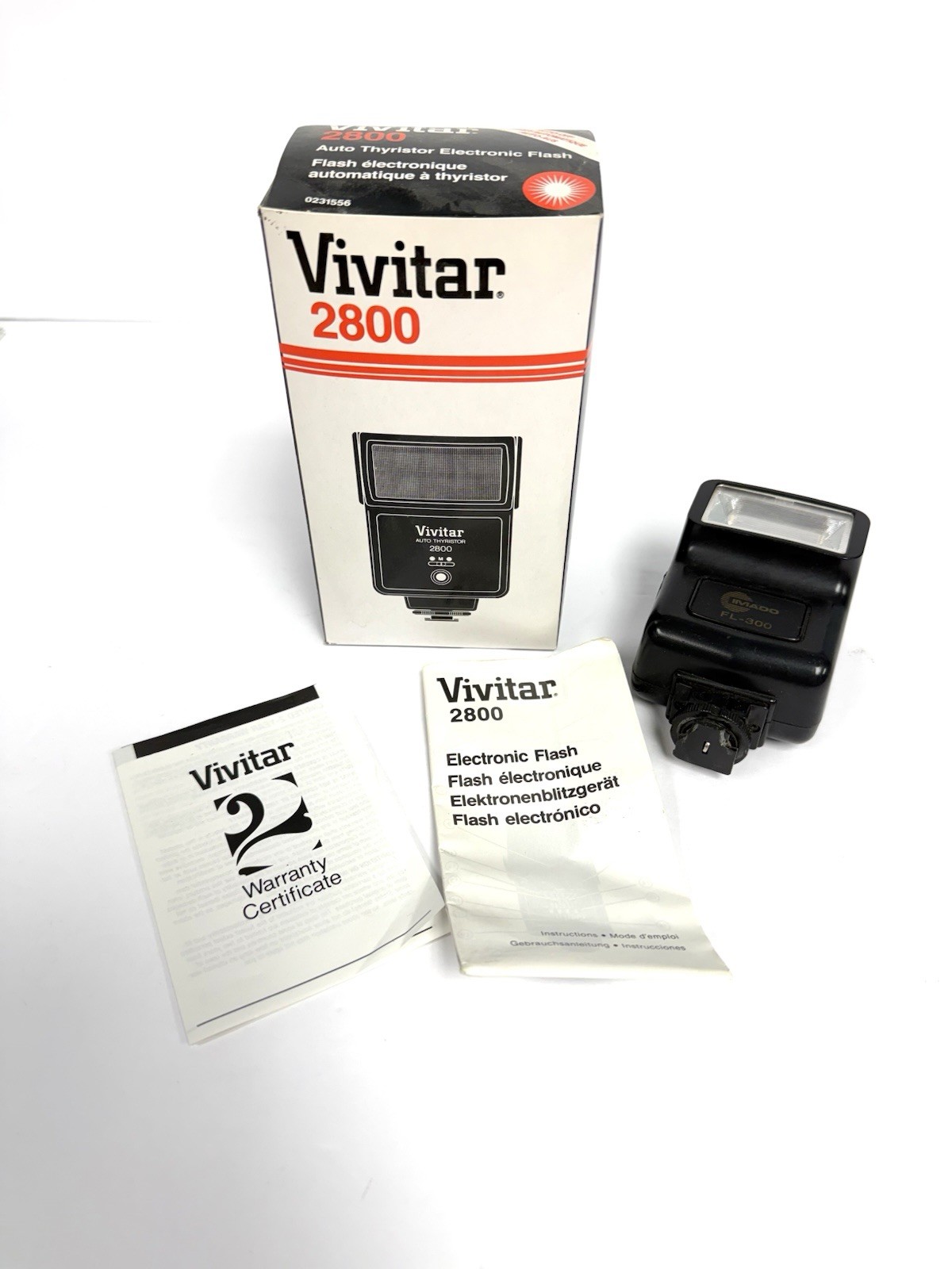 Vivitar 2800 Auto Thyristor Electronic Flash With Filters And Packaging.