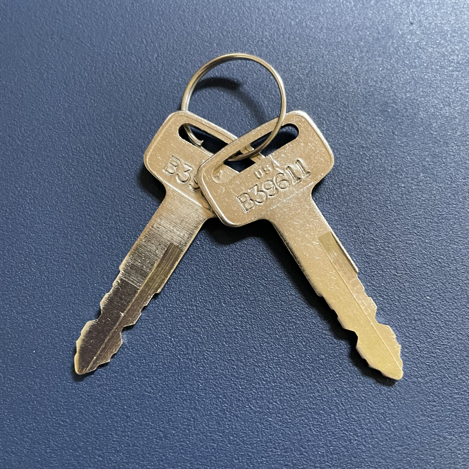 (2) Yamaha Suzuki Bike ATV Ignition Replacement Keys Cut Key Code B32010-B52009