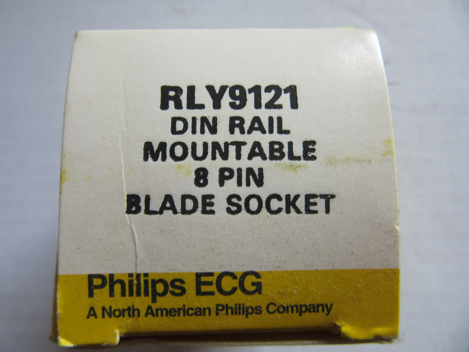 Philips ECG RLY9121 Relay Socket 8 Blade Dim Rail or Base Mount NEW!!! in Box