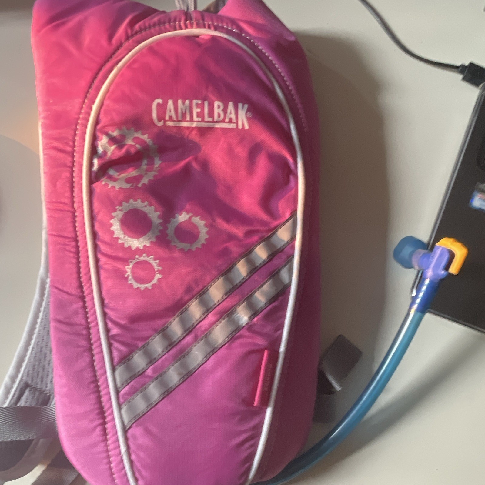 CamelBak Magic Pink 1.5L Hydration Pack Small Women’s Lightweight Reflective