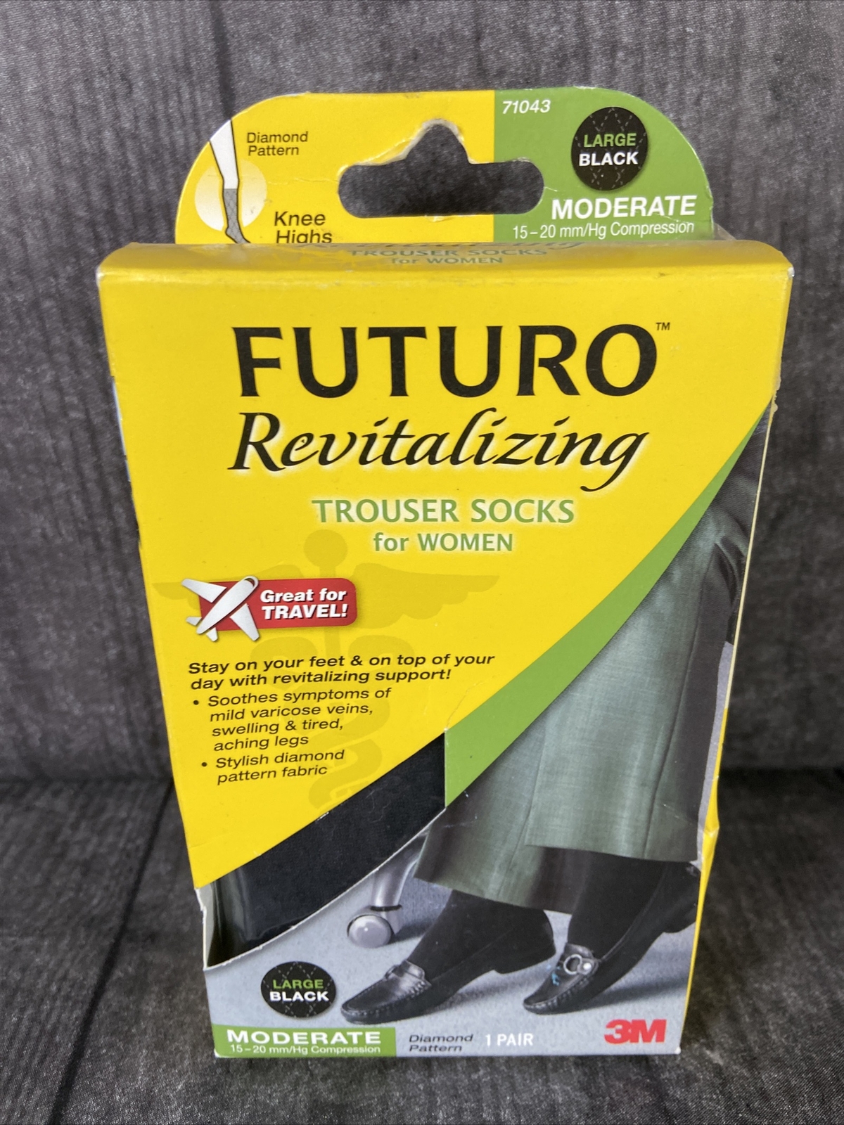 Futuro Revitalizing Trouser Socks for Women. Black Moderate. Size Large
