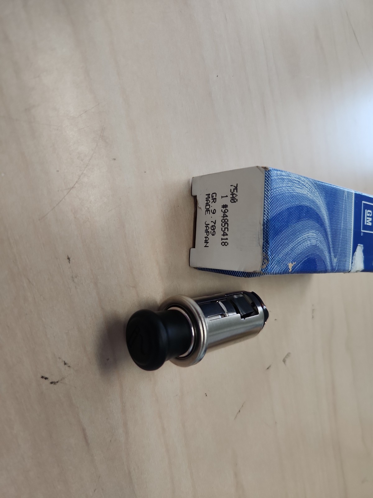Genuine GM#94855418 Cigarette Lighter Assembly (1) 93-02 Prizm 2003-08 Vibe OEM