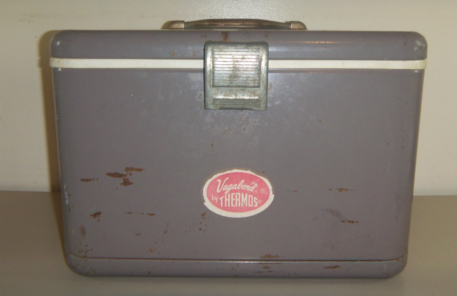 VINTAGE VAGABOND BY THERMOS INSULATED COOLER