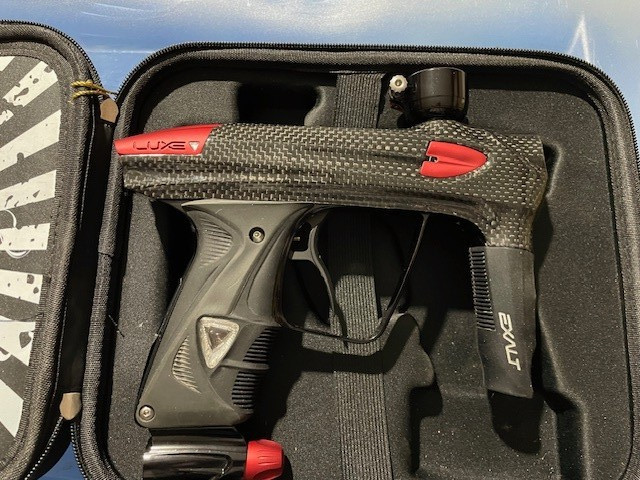 CARBON FIBER LUXE 2.0 OLED FREAK BARREL W/ CASE