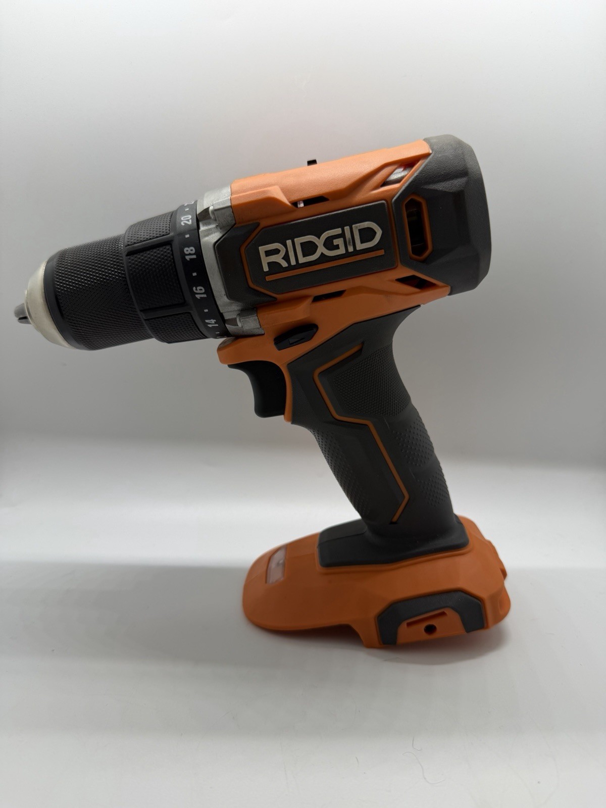 RIDGID 18V Cordless 1/2" Drill Driver R860010 (Tool Only) Very Clean!