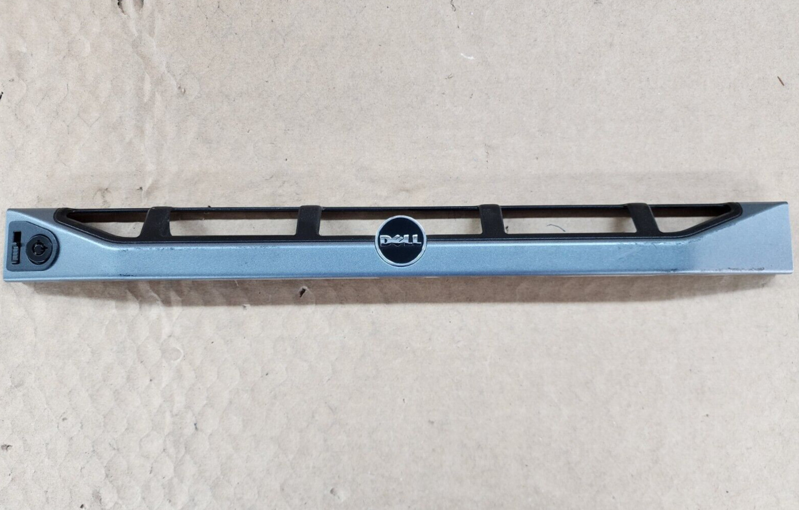 Dell FU741 1U Locking Front Bezel Faceplate for PowerEdge R610