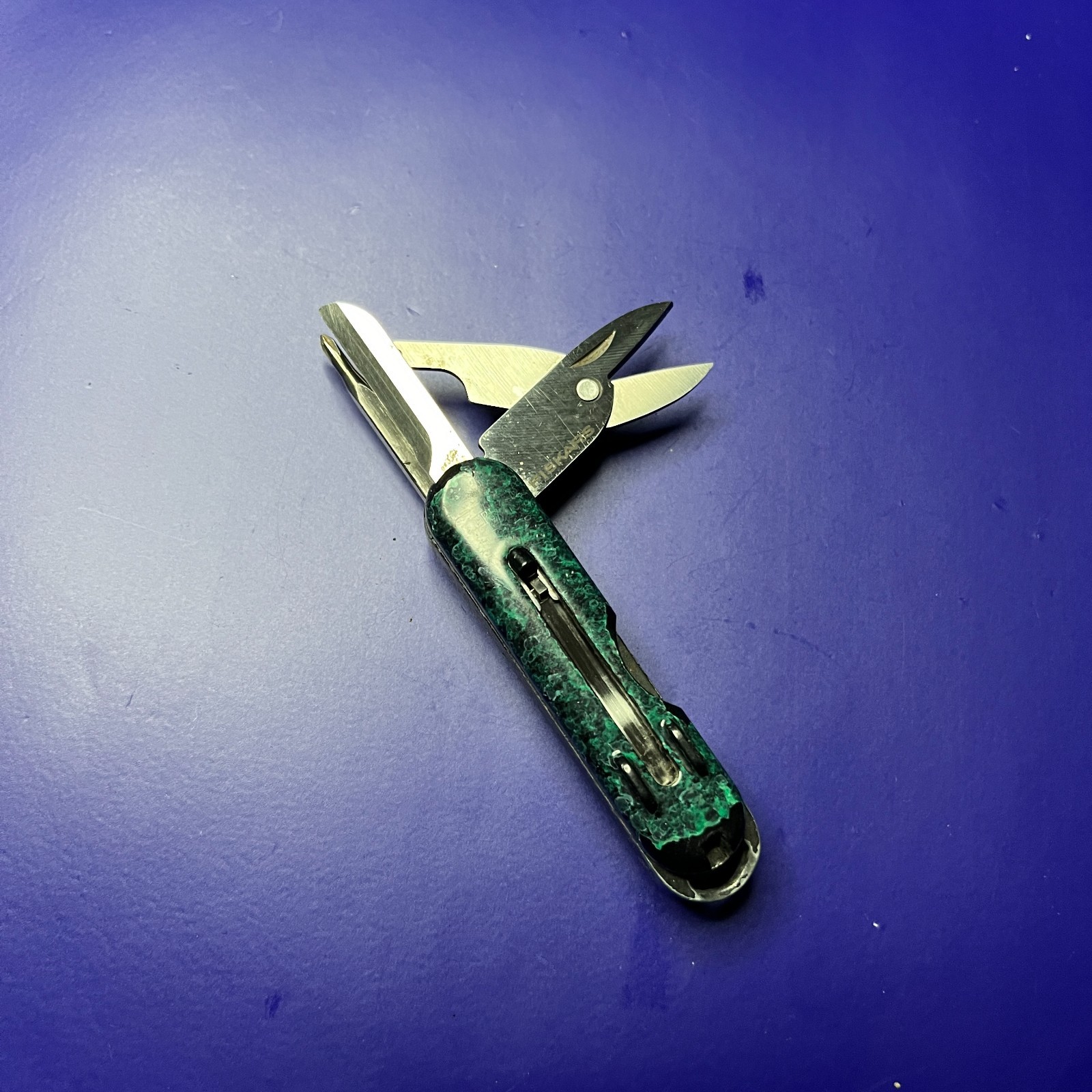 Gerber Fiskars Folding Multi-Tool Knife Keychain