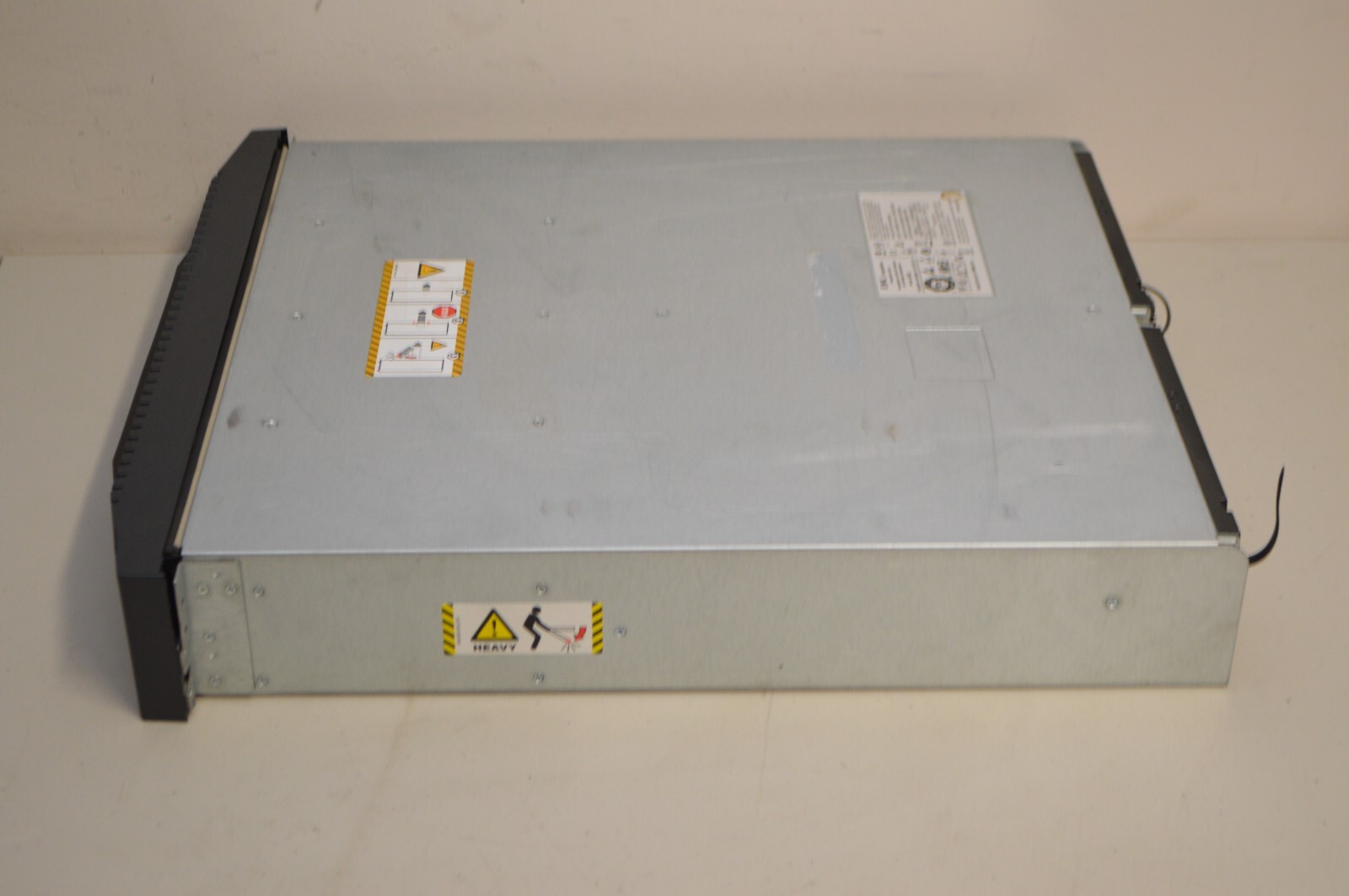 ^ EMC EAE Hard Drive Array HDD Expansion Bay (No Hard Drives) #W5897