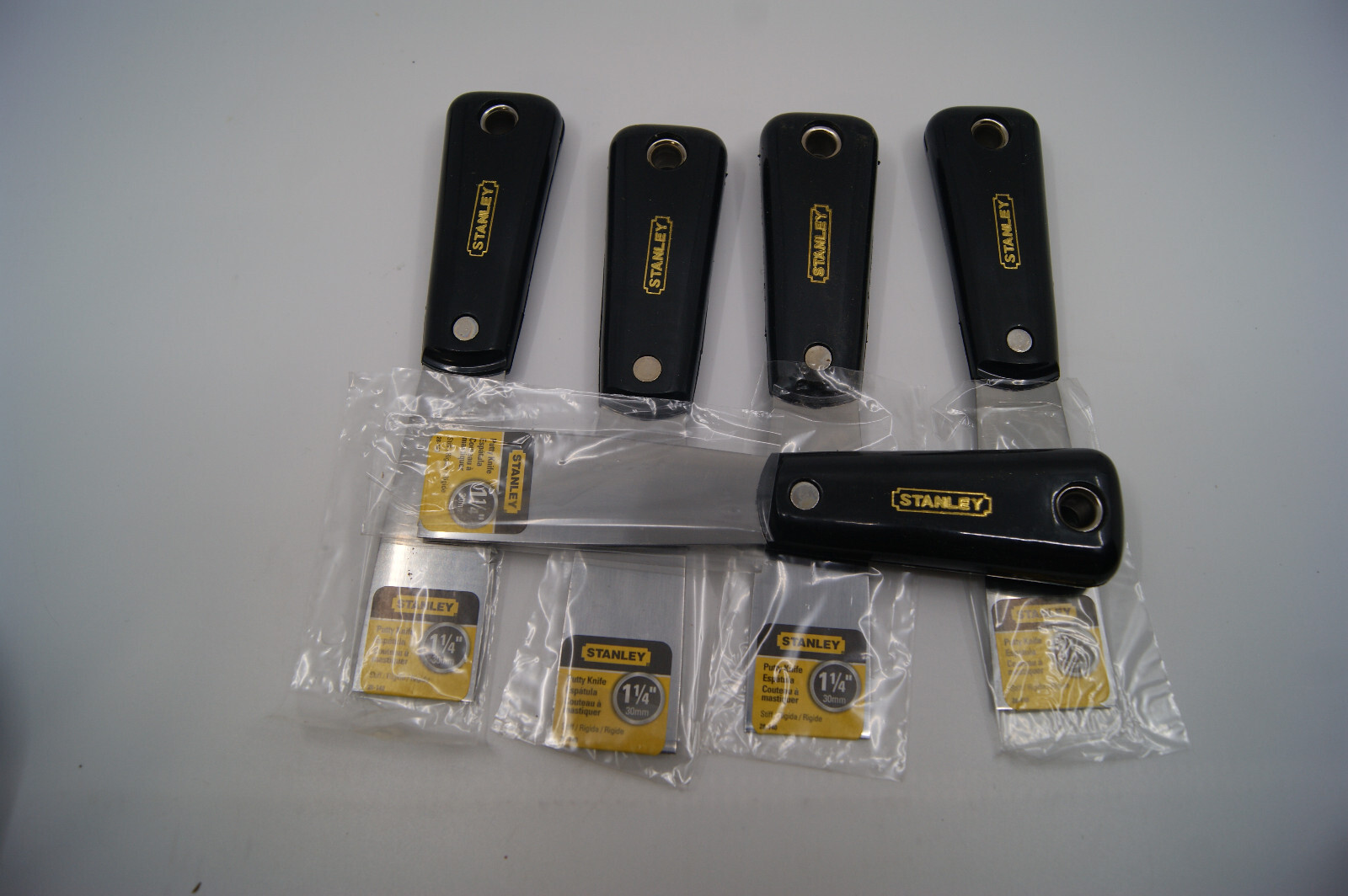 Stanley 28-140 Nylon Handle Stiff Putty Knife, 1 1/4" Wide Blade, Box-5