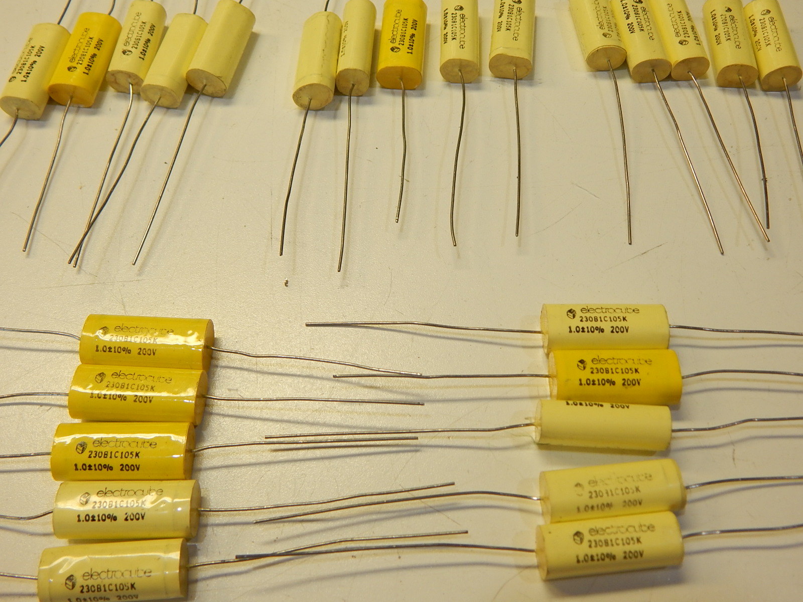 1UF 1MFD 200V POLY AUDIO CAPACITORS SEALED POLYESTER - YOU GET 25 PIECES