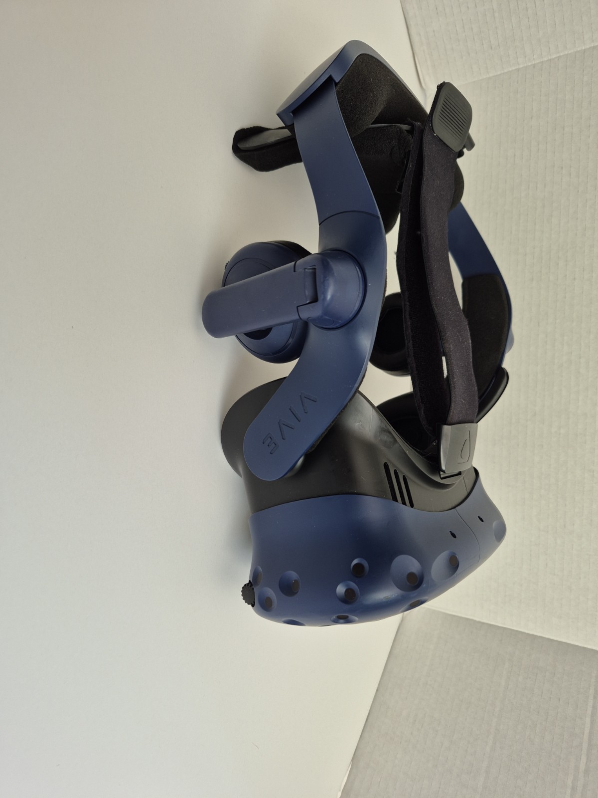 HTC VIVE Pro VR Headset Kit (Headset, Link Box, Cables & Controllers)
