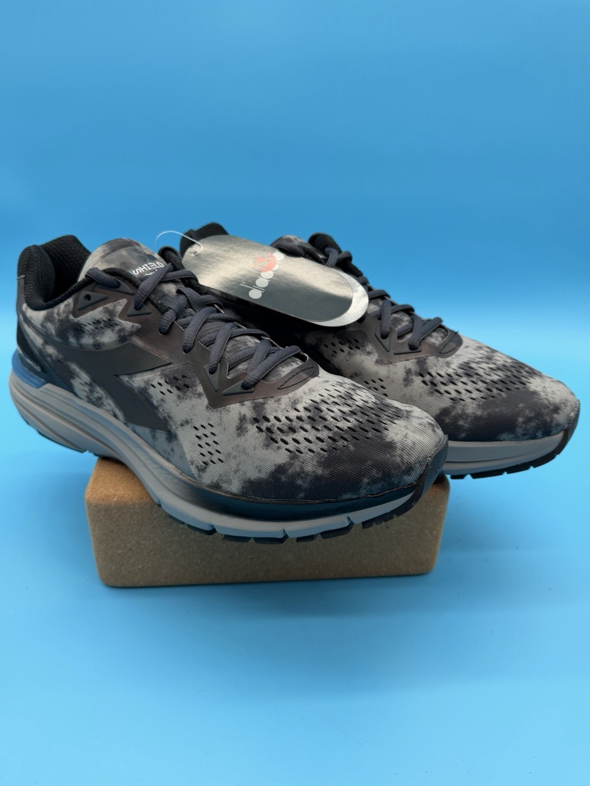 Diadora Mythos Blushield 3 Men's Frost Gray Running Shoes US 10.5 Ortholite