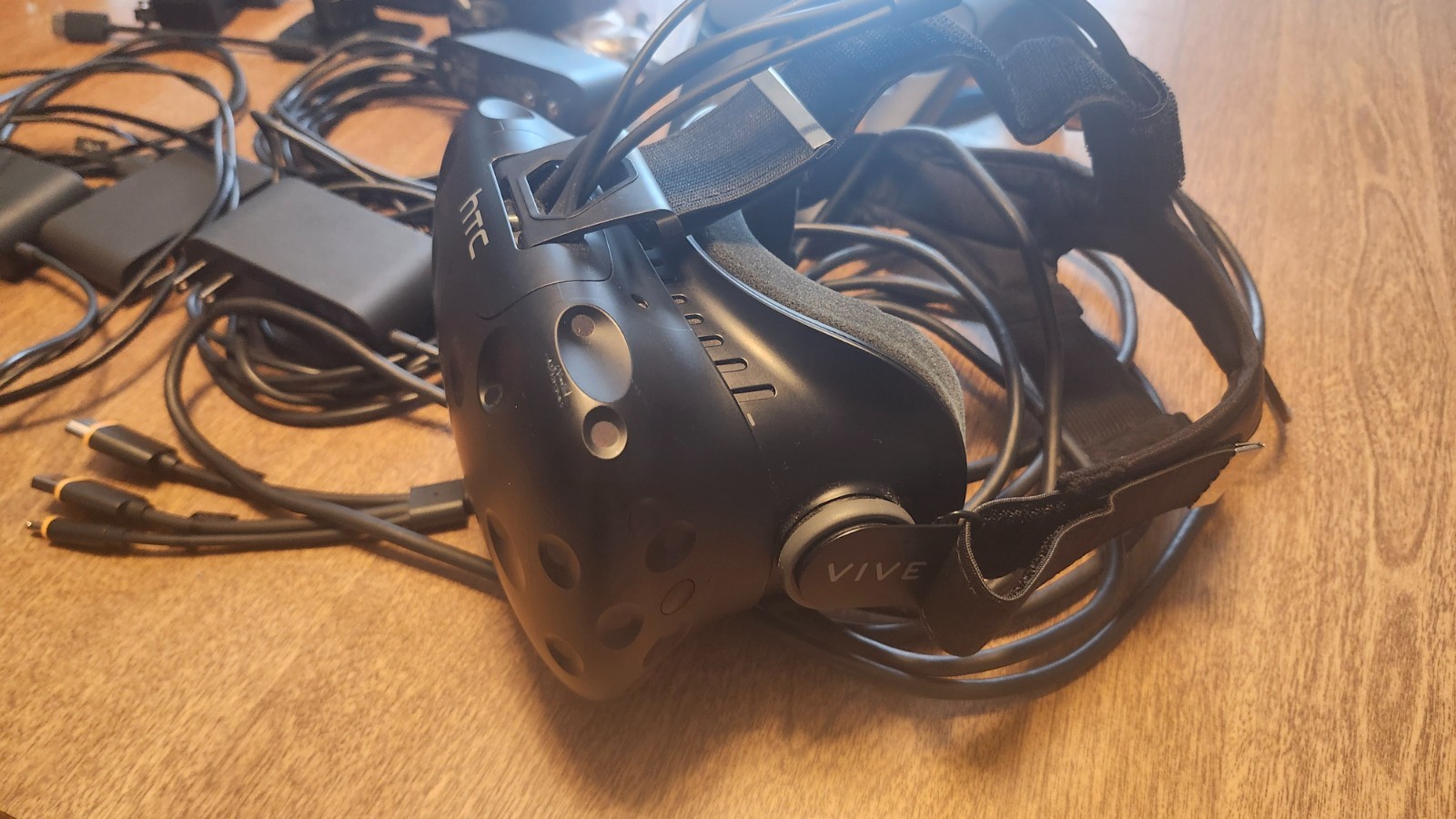 HTC VIVE 1ST GEN VR COMPLETE KIT