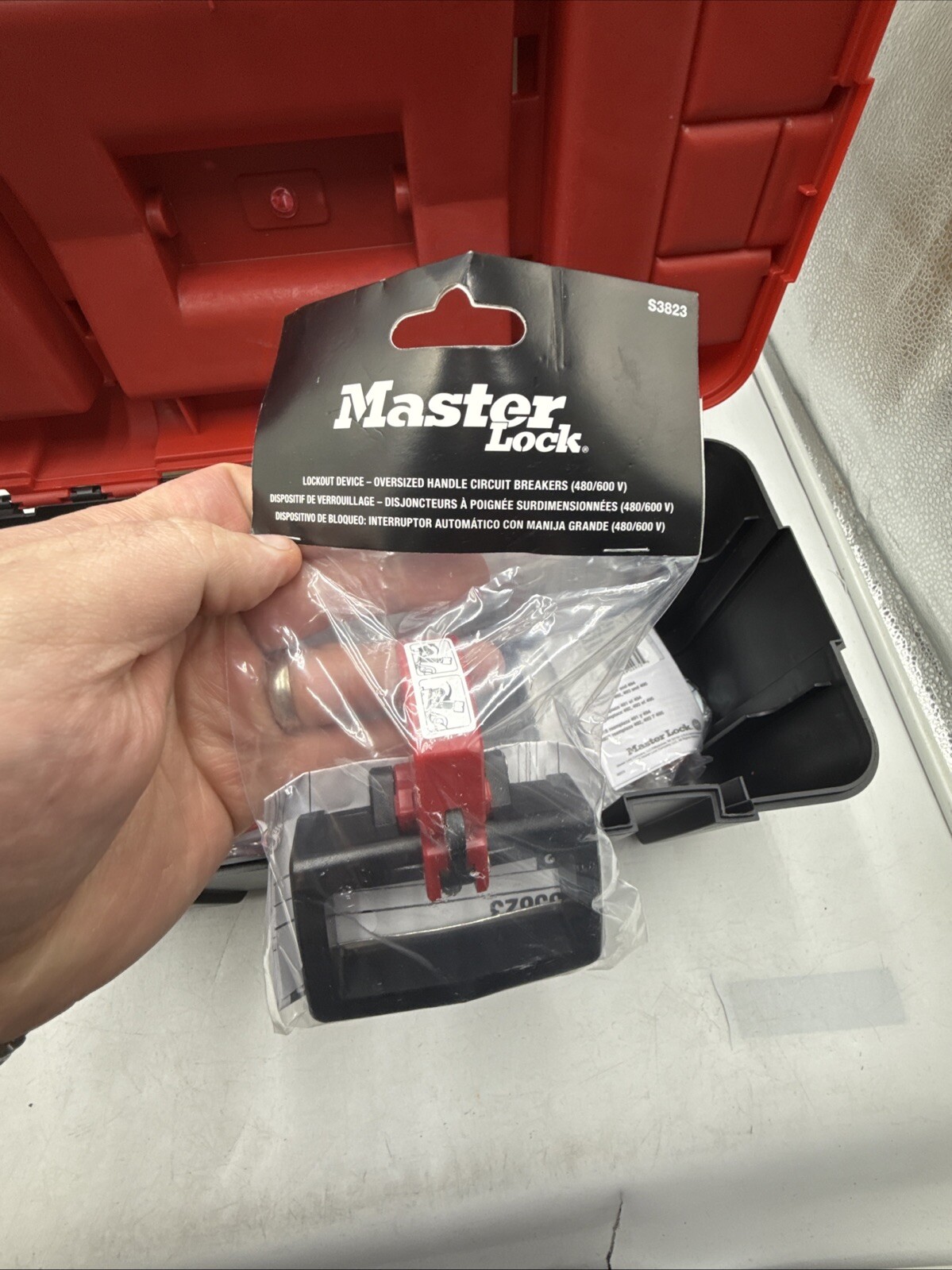 MASTER LOCK ED1457E410KABAS PORTABLE ELECTRICAL LOCK OUT KIT 780TD7
