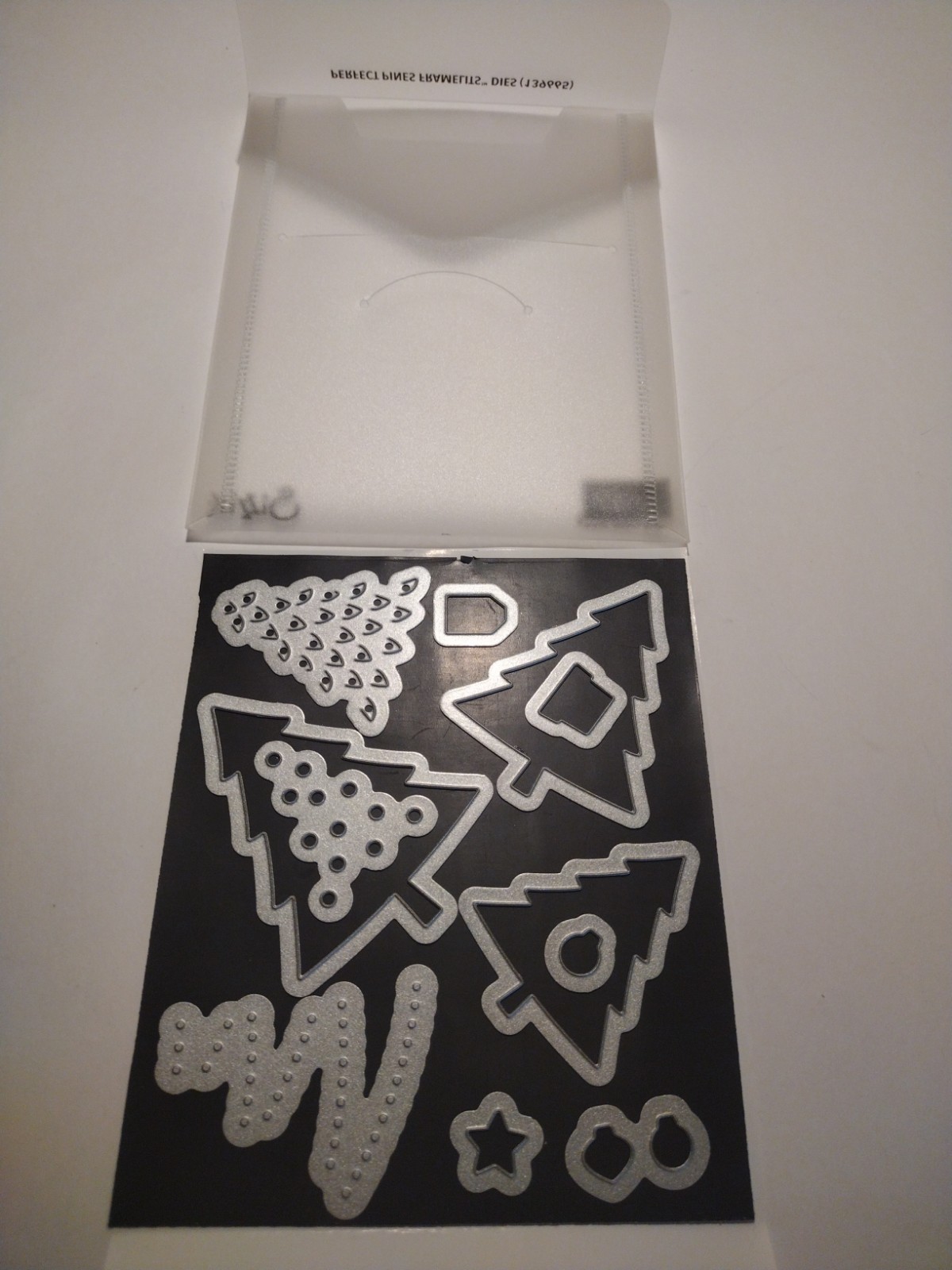 SIZZIX PERFECT PINES 11 pc FRAMELITS DIE SET*CHRISTMAS TREES!