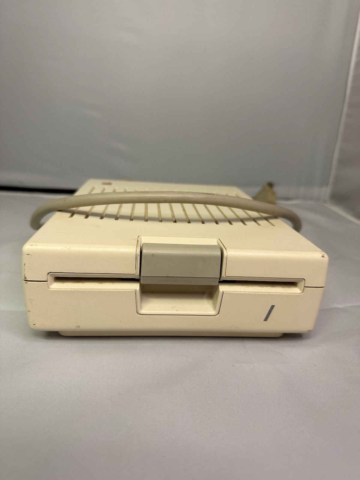 Apple Disk IIc 3.5in External Floppy Drive for Apple IIc Beige A2M4050 *UNTESTED