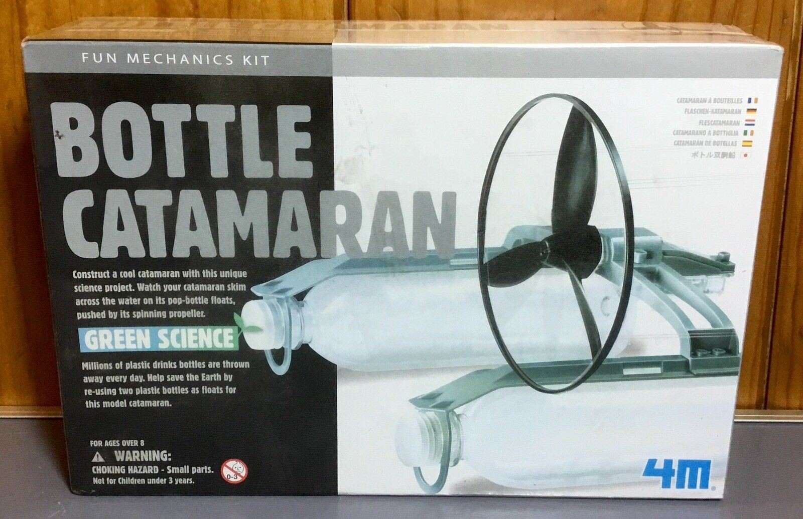 2008 Green Science BOTTLE CATAMARAN Model Kit Uses Recycled Bottles NISB