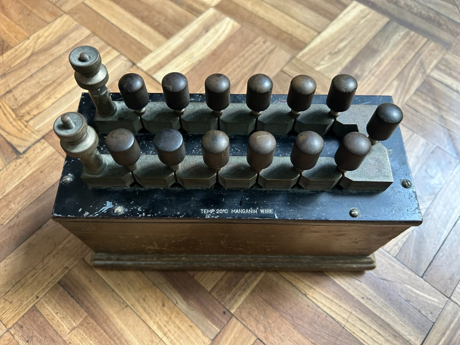 Kaneko Seisakusho Vintage Resistance Box (Plug type), with Manganin Coil