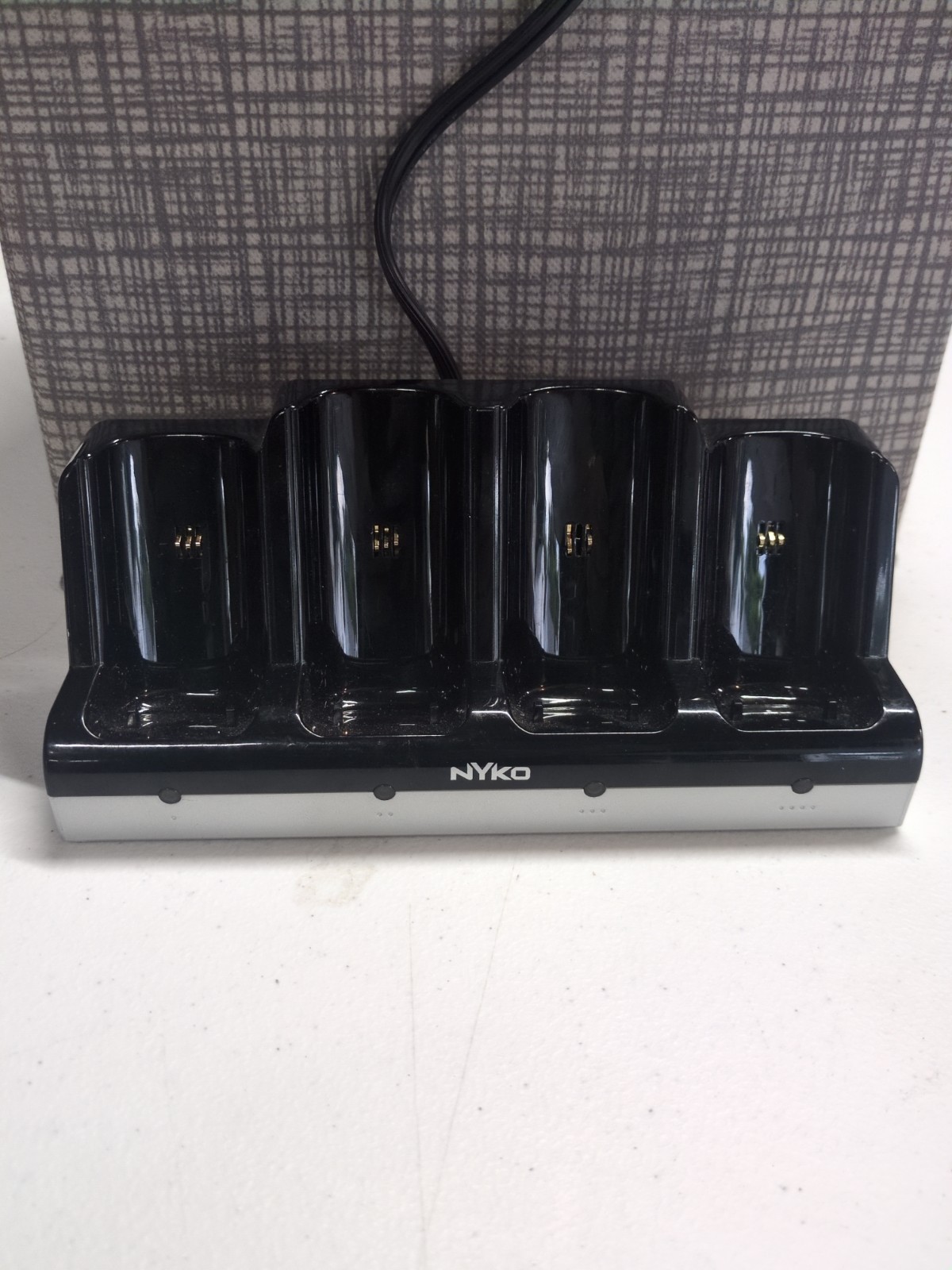 Wii Nyko Controller Charge Station Quad Black Dock 4 Controller Works