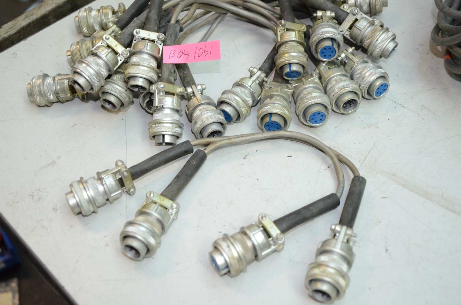 Amphenol AN3057-6 97-3057-1007-1-1639 6 Position 13.5" Connector Cable Assembly
