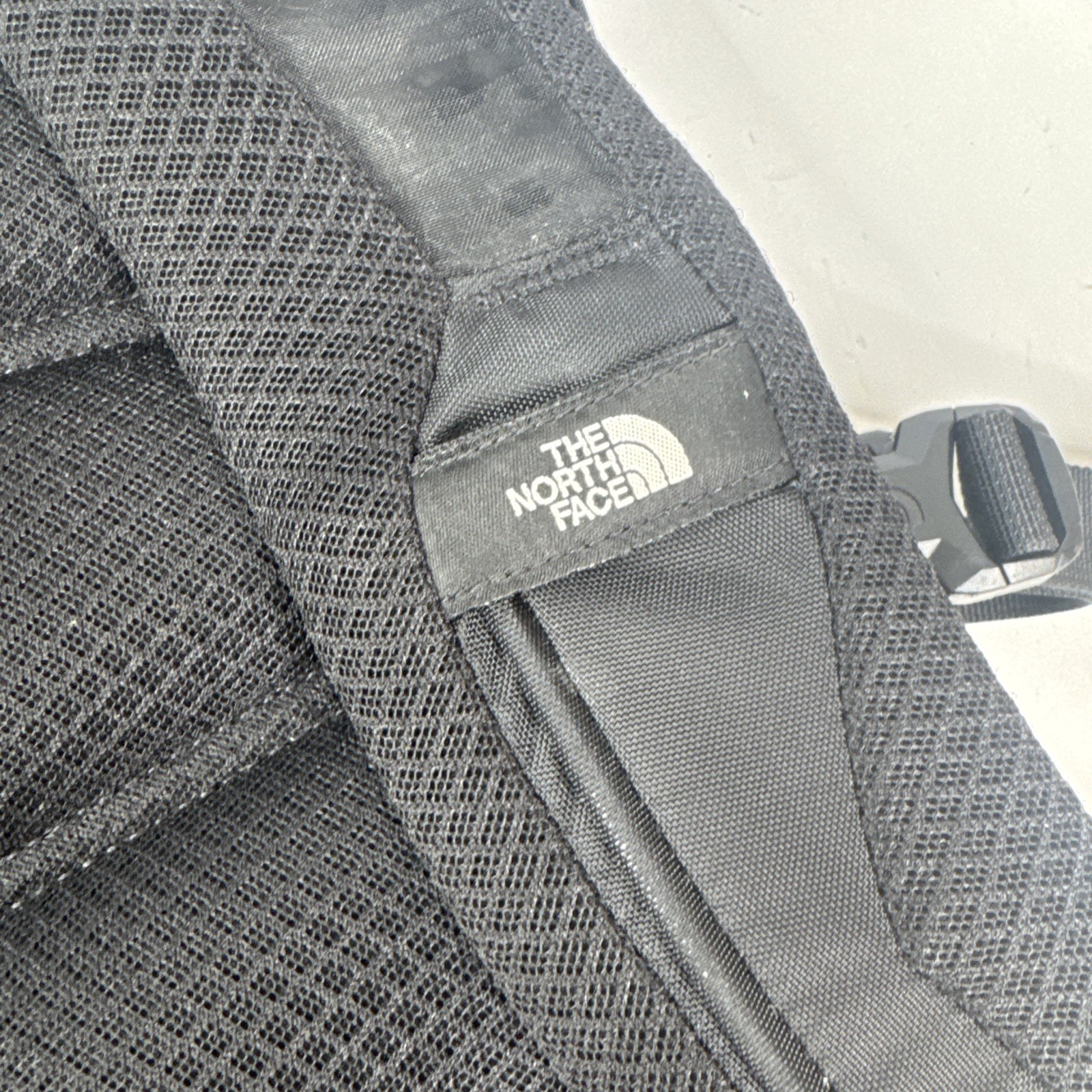 The North Face Iron Peak 28L Backpack - Excellent Condition