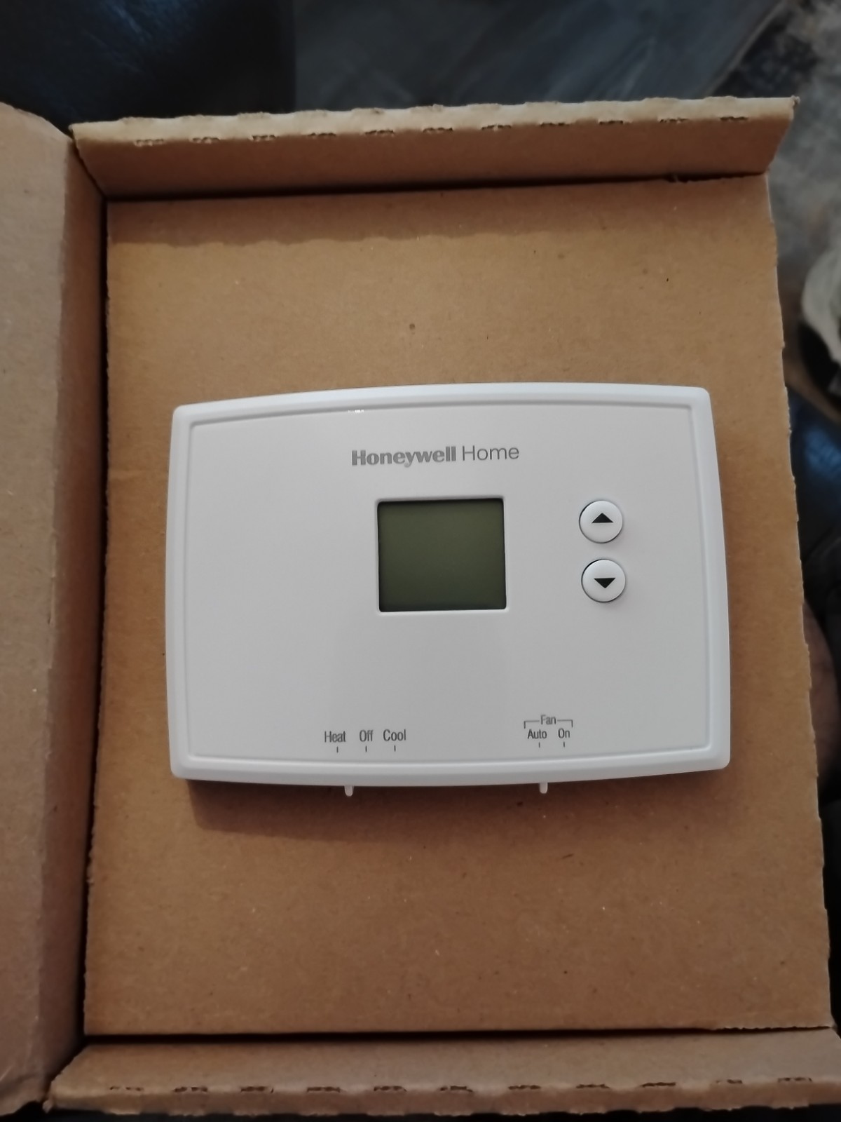 Honeywell Home Non-Programable RTH111B Programmable Thermostat